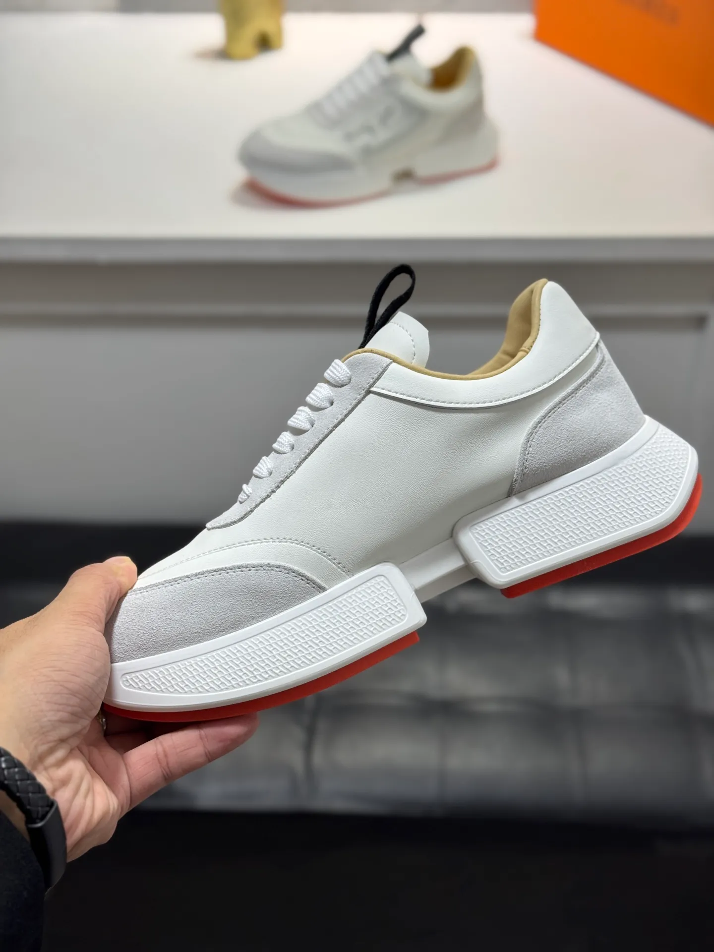 Men's shoes 💰480【New style】🪷🪷Top quality goods🇮🇹🇮🇹New style "Hermès" Hermès top purchasing agent🔍🔍New products from men's counter The upper is made of cowhide leather ~ Sole: The original factory's exclusive movable molded foam outsole, light ~ super comfortable, original factory follow-up goods, 🔍🔍 high quality, can be entered and exited the counter at will, multiple colors are available, welcome to compare Size: 38-44 (45. Customized
